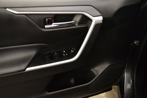 Used 2021 Toyota RAV4 XLE image 28