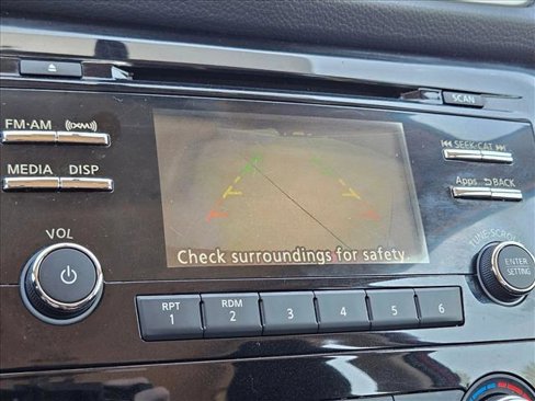 Used 2016 Nissan Rogue S image 14
