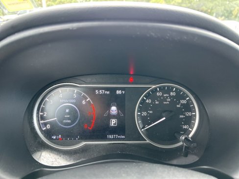Used 2019 Nissan Kicks SV image 17