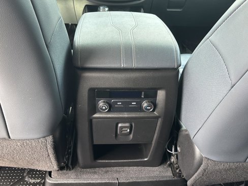 Used 2020 Chevrolet Traverse LT w/ Driver Confidence II Package image 18