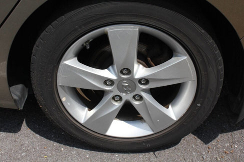 Used 2013 Hyundai Elantra GLS w/ Preferred Pkg image 17