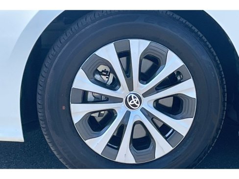 Used 2022 Toyota Prius Prime XLE image 39