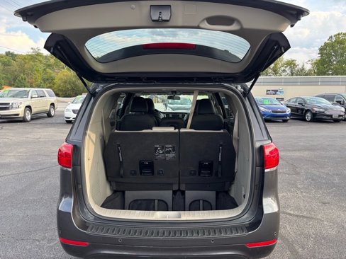 Used 2017 Kia Sedona LX w/ LX Essentials Premium Package image 21