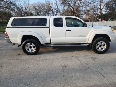 Used 2013 Toyota Tacoma 4x4 Access Cab w/ SR5 Pkg image 14