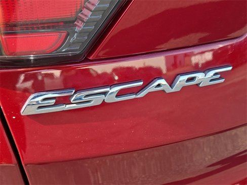 Used 2017 Ford Escape Titanium image 31