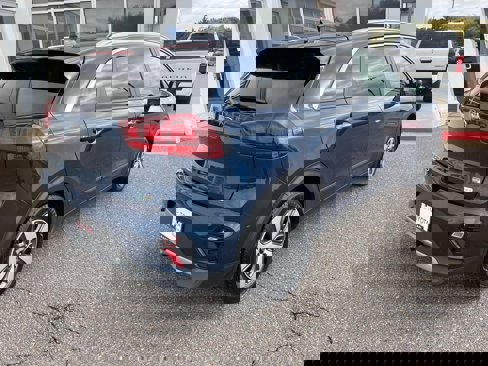 Used 2020 Kia Niro LX image 27