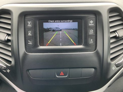 Used 2014 Jeep Cherokee Latitude w/ Comfort/Convenience Group image 40