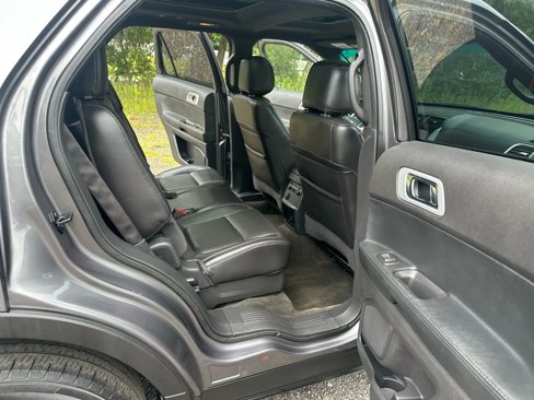 Used 2013 Ford Explorer XLT image 16