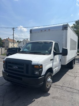 Used 2017 Ford E-350 and Econoline 350 Super Duty image 12