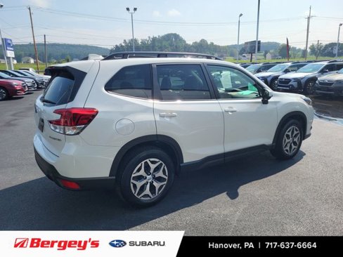 Certified 2022 Subaru Forester Premium image 5