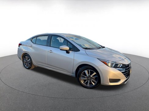 Used 2023 Nissan Versa SV image 1
