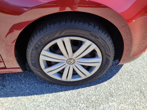Used 2017 Volkswagen Jetta S image 18