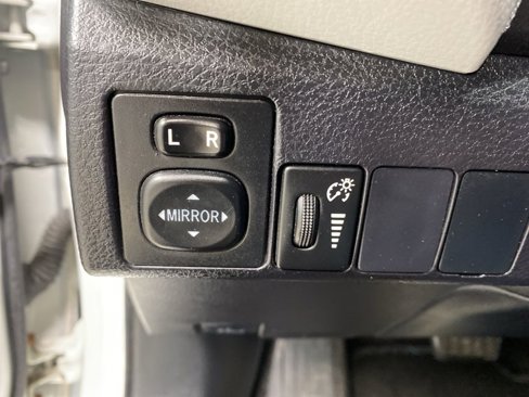 Used 2016 Toyota Corolla LE image 28