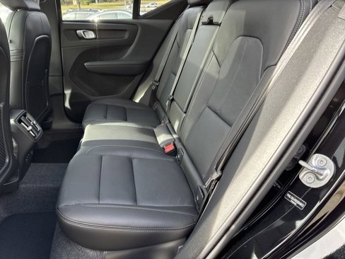 New 2025 Volvo XC40 B5 Core w/ Protection Package Premier image 27