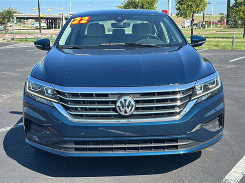 Used 2022 Volkswagen Passat 2.0T SE image 11