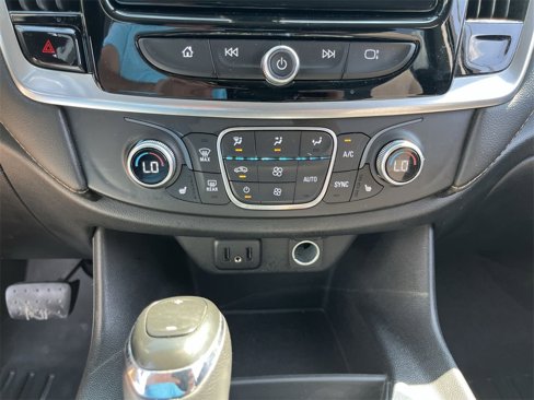 Used 2019 Chevrolet Traverse LT image 17