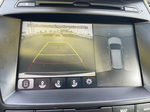 Used 2017 Hyundai Santa Fe Limited image 22