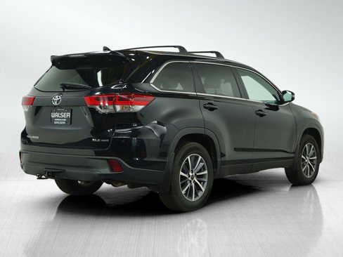 Used 2019 Toyota Highlander XLE image 6