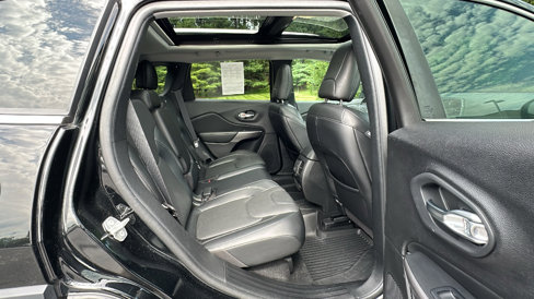 Used 2021 Jeep Cherokee Limited w/ Elite Package image 26