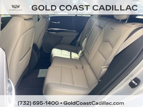 Used 2020 Cadillac XT4 Luxury w/ Cold Weather Package image 13