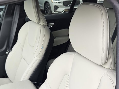New 2025 Volvo V60 B5 Cross Country Ultra w/ Protection Package Premier image 22