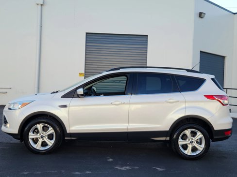 Used 2015 Ford Escape SE w/ Equipment Group 201A image 2