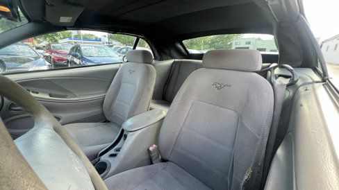 Used 1999 Ford Mustang Convertible image 13