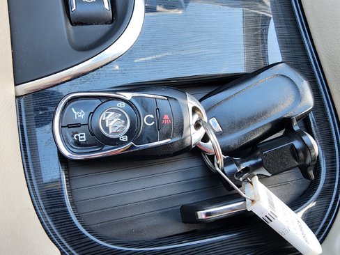 Used 2017 Buick Envision Essence image 25