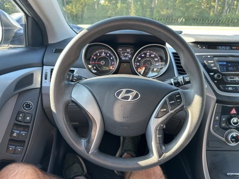 Used 2016 Hyundai Elantra SE image 19