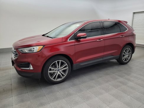 Used 2019 Ford Edge Titanium image 2