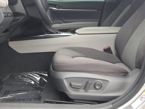 Used 2019 Toyota Camry LE image 16
