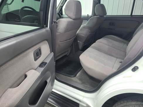 Used 2002 Toyota 4Runner SR5 image 28