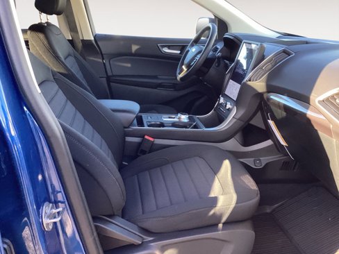 Used 2024 Ford Edge SE image 4
