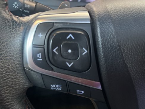 Used 2017 Toyota Camry SE image 16