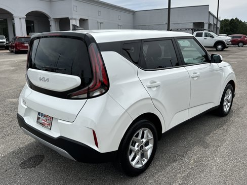 Used 2023 Kia Soul LX w/ LX Technology Package image 7