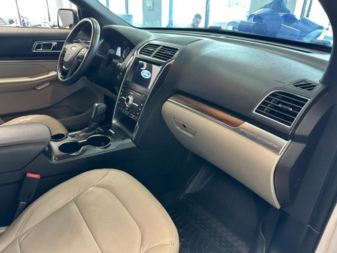 Used 2019 Ford Explorer Limited w/ Ford Safe & Smart Package image 45