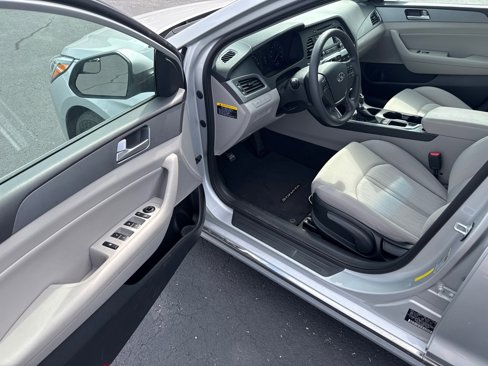 Used 2016 Hyundai Sonata SE image 9