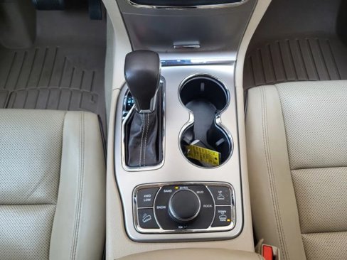 Used 2018 Jeep Grand Cherokee Overland image 36