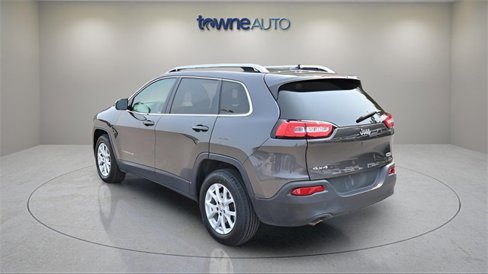 Used 2016 Jeep Cherokee Latitude w/ Cold Weather Group image 4