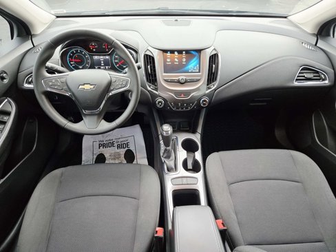 Used 2017 Chevrolet Cruze LT w/ Convenience Package image 10