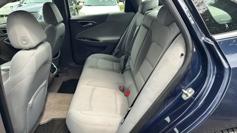 Used 2018 Chevrolet Malibu LT image 11