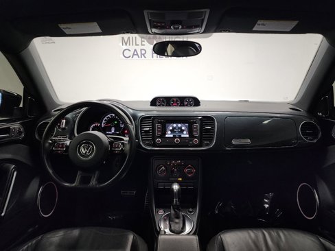 Used 2013 Volkswagen Beetle 2.0T image 10