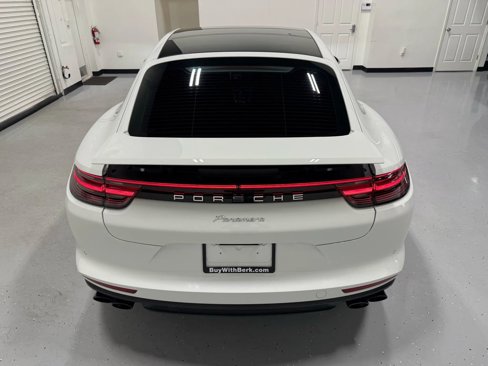 Used 2018 Porsche Panamera image 13