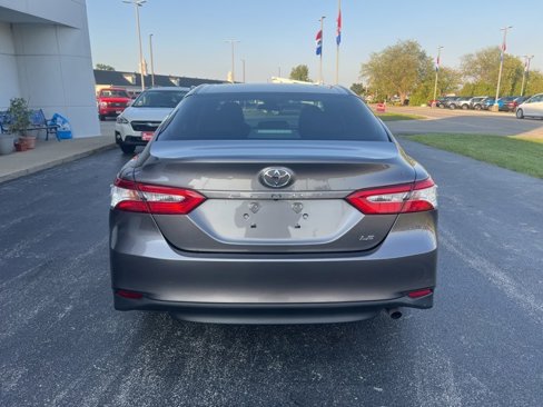 Used 2018 Toyota Camry LE image 7