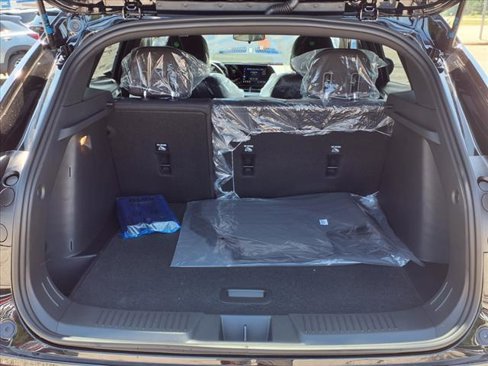 New 2025 Chevrolet Trax RS w/ Sunroof Package image 9