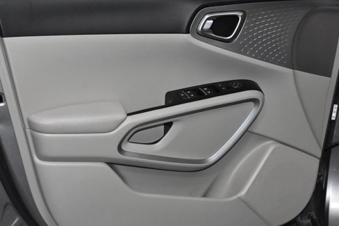 Used 2023 Kia Soul LX image 4