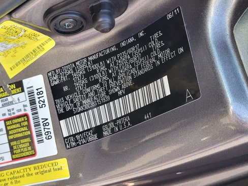Used 2011 Toyota Sienna LE image 30