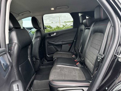 Used 2022 Ford Escape SEL w/ SEL Stealth AWD Package image 17