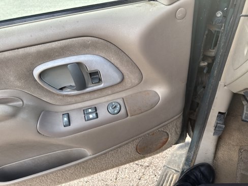 Used 1998 Chevrolet Tahoe 4WD 2-Door w/ Preferred Equipment Group 2 image 38