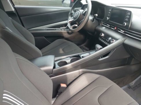 Used 2022 Hyundai Elantra Blue image 9